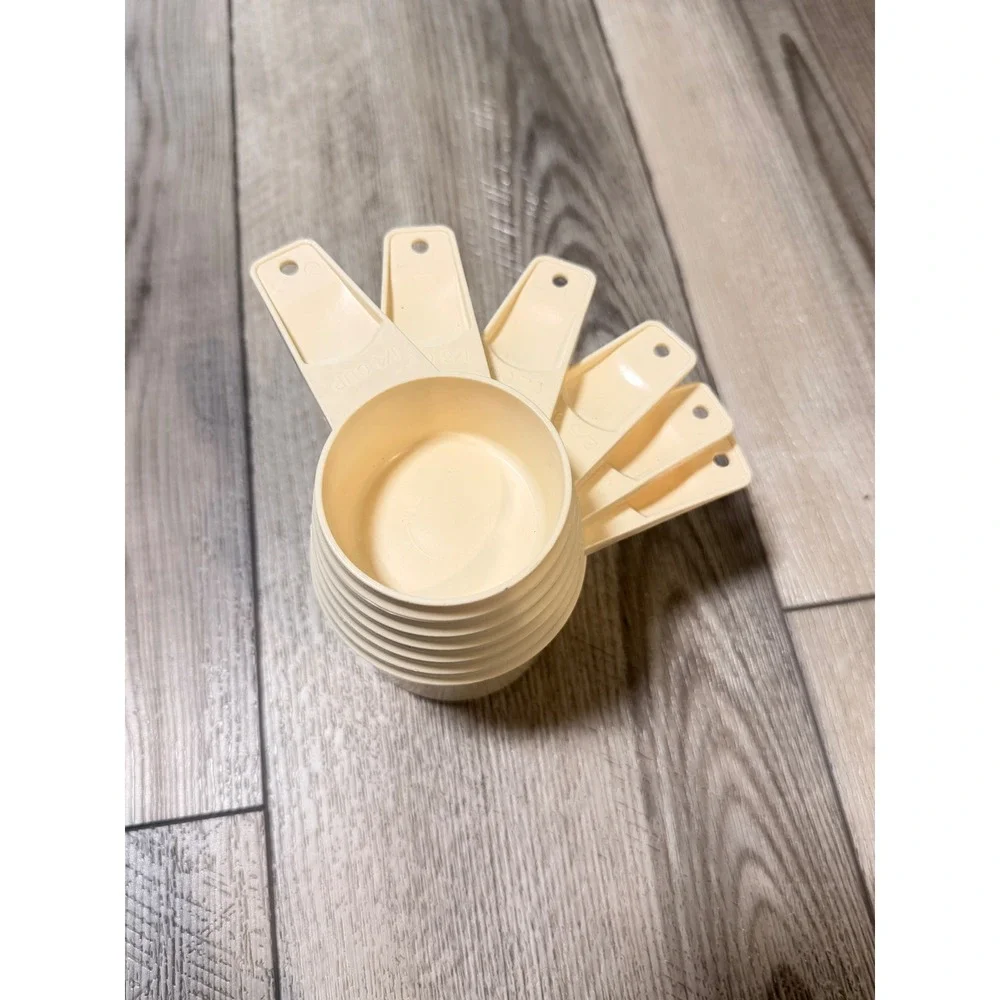Tupperware Vintage Harvest Gold Measuring Cup Set 6 Piece Nesting Retro 1970s